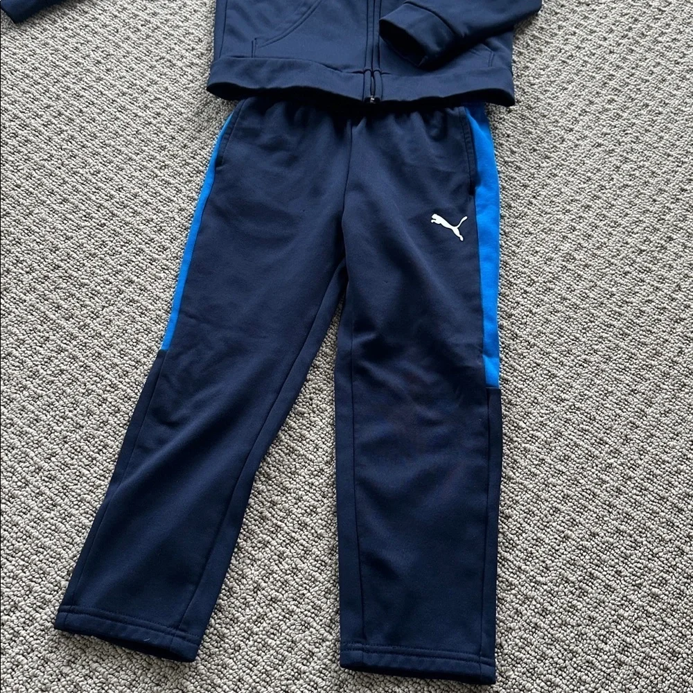Puma Youth Blue Hoodie Set
Size 6 - Picture 4 of 4